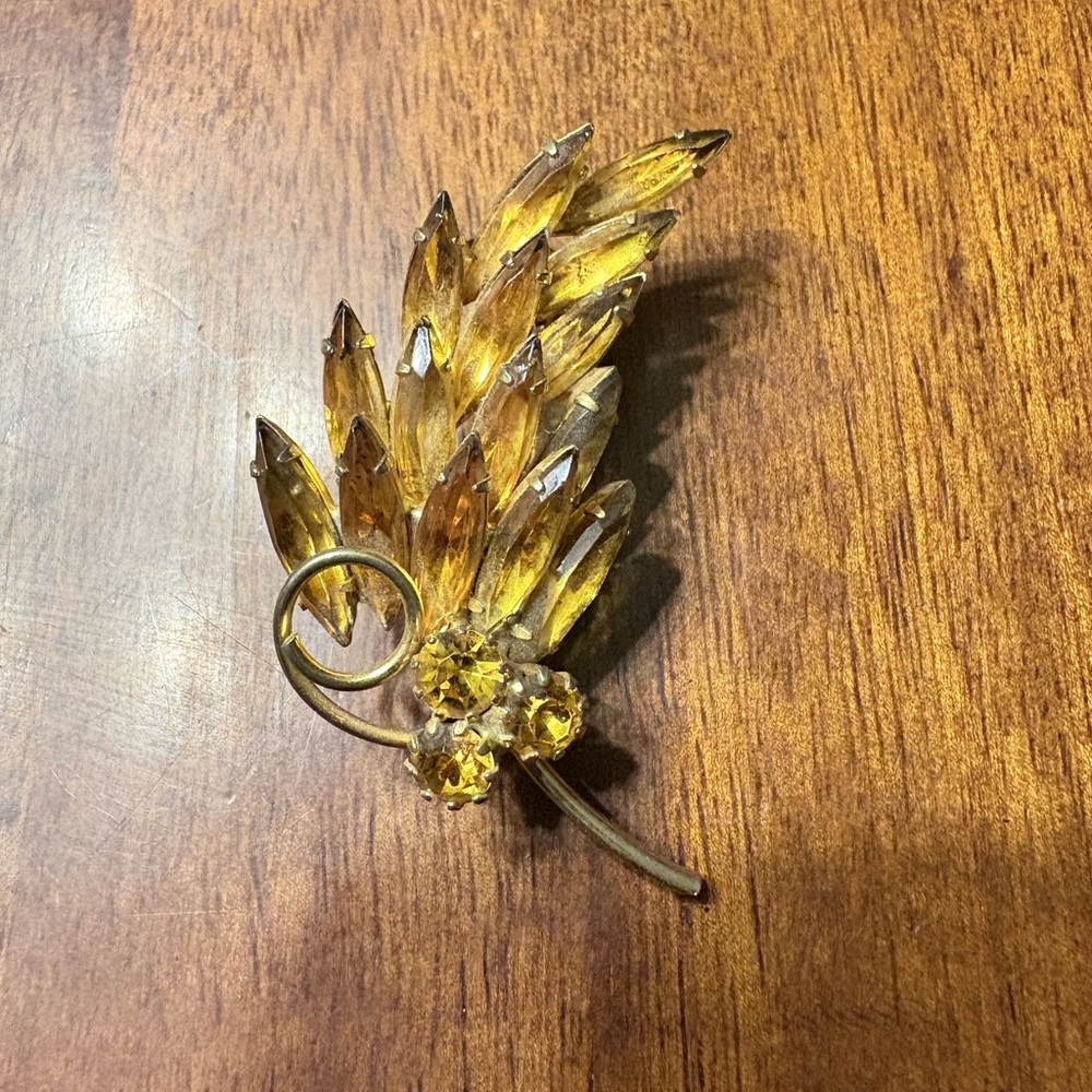 Vintage Gold Leaf Brooch